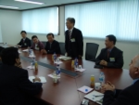 터키의 국가기획원 Dr. Ahmet Tikik 장관과 Birol Aydemir 차관, Salih CELIK 차관보 등 일행이 대덕연구개발특구본부를 3월 8일 방문하였다.