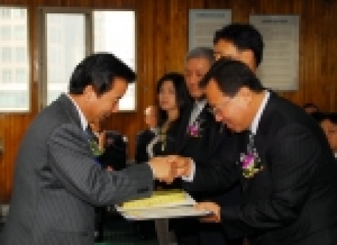 3월 10일 종로세무서에서 개최된 표창식에서 수상한 권희석 부사장