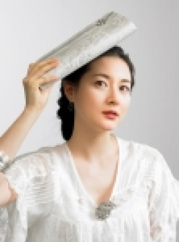태평양이 우리나라 성인 여성(19세~55세) 1800명을 대상으로 여성화장품 U&A(Usage & Attitude) 조사를 실시한 결과, 30대 여성의 전체 화장품 사용 개수가 1