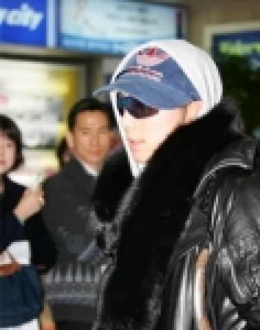 영화 <나나>의 홍보 및 팬 미팅을 위하여 한국에 도착한 나리미야 히로키