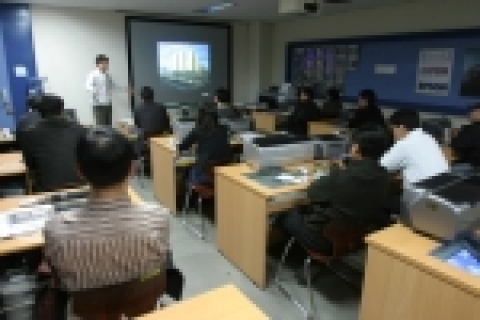엡손은 중앙대학교 DCRC(디지털 콘텐츠 리소스 센터)와 촬영부터 출력까지 디지털 이미지 활용에 대한 기초 지식을 제공하기 위해 공동으로 진행해 오고 있는 ‘엡손 포토 아카데미’에