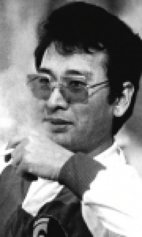 배우 이순재가 온라인 영화 사이트 조이시네(www.joycine.com)에서 진행된 ‘왕년에 최고의 미남 배우로 꼽혔을 것 같은 남자배우는?’이라는 Poll에서 압도적 차이로 1위를 차지했다.