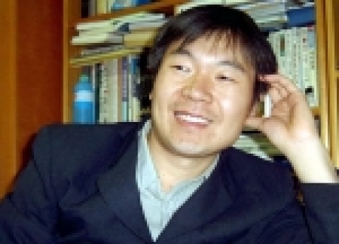 이동조 편집장은 15년을 대학생을 위한 언론활동에 몸담고 있으며, 특히 공모전부문에서 대학생과 기업의 다리역할을 하는 등 공모전 코치로서 활발한 활동을 펼치고 있다.