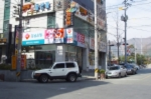 경남은행은 창원시 팔용동 코코빌딩 1층(창원역 맞은편)에‘창원역 무인자동화점’을 개점했다.