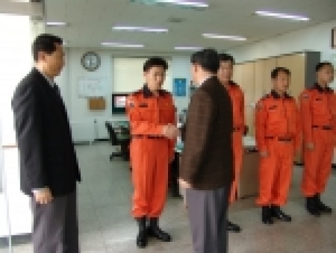 3월 22일 김한용 제10대 경기소방재난본부장이 취임 후 첫 방문지로 의정부소방서(서장 박청웅)를 격려 방문하였다.
