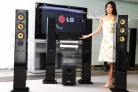 LG전자가 정통 하이파이(Hi-Fi) 스피커를 채용한 최고급 홈시어터 시스템(모델:XH-A7500)을 출시한다.