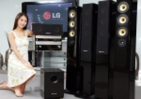 LG전자가 정통 하이파이(Hi-Fi) 스피커를 채용한 최고급 홈시어터 시스템(모델:XH-A7500)을 출시한다.