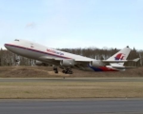 Boeing Delivers Malaysia Airlines System's First 747-400 Freighter