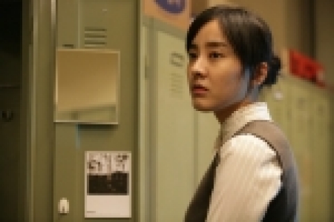 톨게이트 정산소 직원을 연기하는 극 중 지연(박은혜)