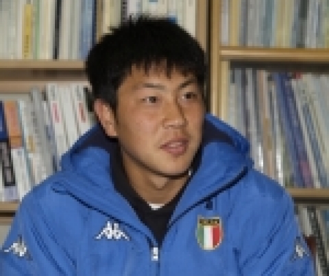 제27회 회장기 전국정구대회에서 남자대학부 우승을 차지한 경상대학교 체육교육과 최치원 군.