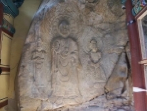 마애삼존불 전경