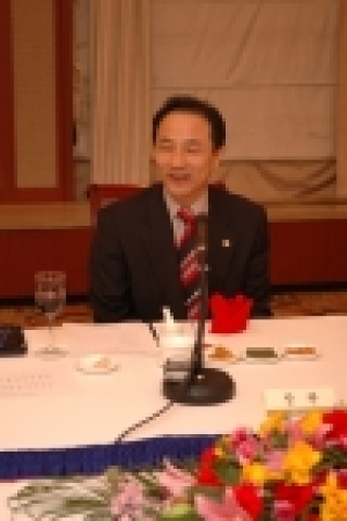 김명곤 문화관광부장관은 3월31일(금), 12시, 프레스센터에서 주요 게임업계 CEO와 관련 협회와 단체가 참석하는 정책간담회를 갖고, 정부의 게임산업 정책방향과 게임산업계의 애로