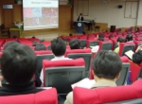 전남대학교병원과 전남대학교 의과대학이 공동주최하는 2006년 국제심포지엄이 ‘글로벌 네트워킹을 통한 분자의학 - 교류를 통한 과학발전’이란 주제로 3일부터 7일까지 5일 동안  전