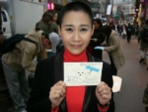 캠페인에 참여한 가수 리아