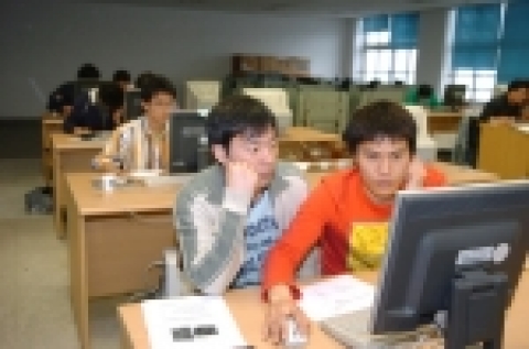 조선대학교 첨단부품소재 전문인력양성 사업단(단장 차용훈 공과대학 기계공학과)은 ‘2006 CATIA 경진대회’를 4월 4일 오후 4시 제1공학관 12층 생산시스템설계실에서 개최했다
