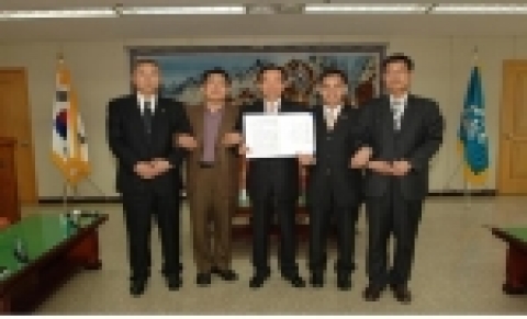 소음대책추진위원회 좌부터 : 토공, 주민대표, 부시장, 시의원, 도공
