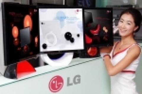 LG전자(대표:金雙秀/www.lge.com)가 LCD모니터에 예술적 조형미를 접목한 이모셔널(Emotional) 시리즈를 국내에서 처음으로 공개 했다.