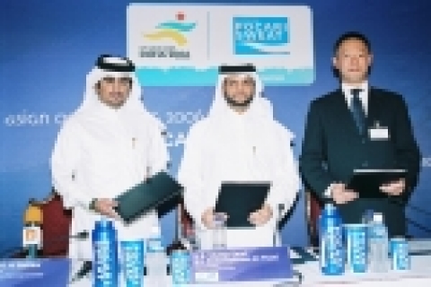 (왼쪽에서 오른쪽 순서) 압둘라 칼리드 알 카타니 (Abdulla Khalid Al Qahtani) 도하아시안게임조직위원회사무총장, 셰이크 사오드 빈 압둘라만 알 타니 (H. E.
