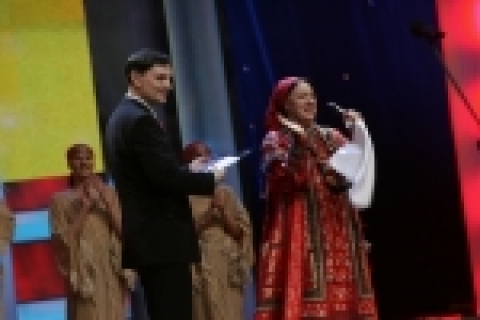 <오디오 부문 국민브랜드 수상 모습>
수상자 : 자하로프 세르게이(Jaharov Sergey) / 오디오-비디오 세일즈 디렉터