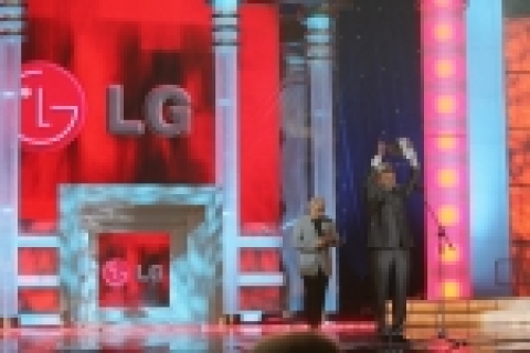 <청소기 부문 국민 브랜드 수상 모습>
수상자 : 아바노프 레오니드(Ivanov Leonid) / 가전 세일즈 디렉터