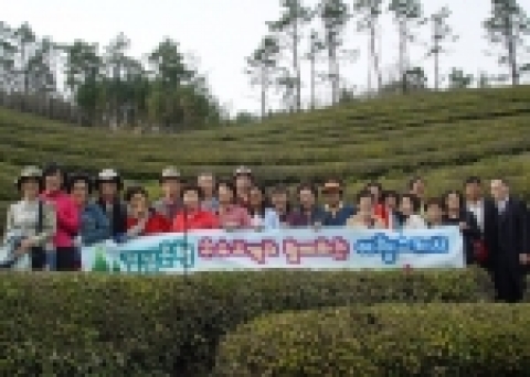 경남은행은 마산지역 PB고객 30여명을 초청하여‘고객과 함께하는 여행 스케치’이벤트를 실시하였다.