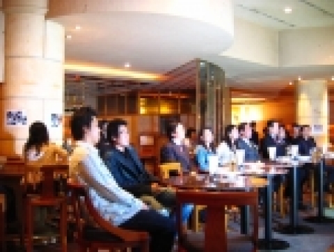 4월 15일 국내외 젊은 과학도들의 온라인 글로벌 연대 모임인 Nice Science(www.NiceScience.com)가 서울 홍은동 그랜드 힐튼 호텔에서 “봄과 재도약”이라는 주제로 이색적인 행사를 가졌다.