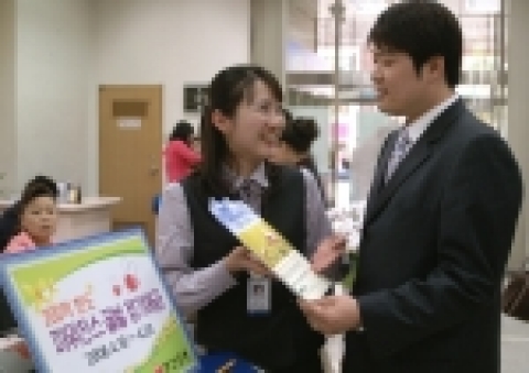 부산은행은 1년 만기 파워찬스 꿀벌 정기예금(금리연동 11차)상품을 200억원 한도로 4월 18일부터 24일까지 판매한다고 밝혔다.
