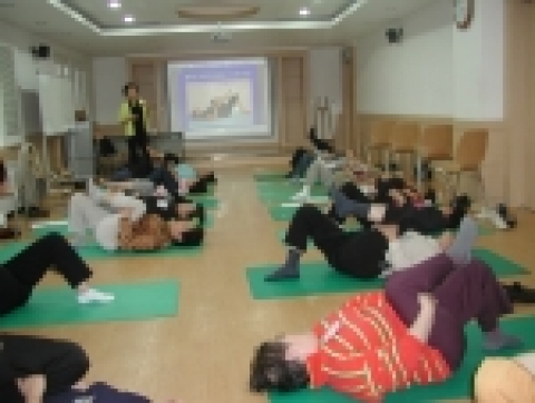 ‘관절염 자조교실 및 수중운동’프로그램
