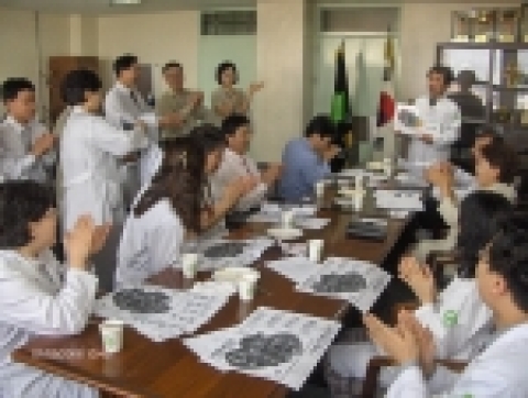 대전대 대전한방병원 “교수님 힘내세요” 깜짝 이벤트