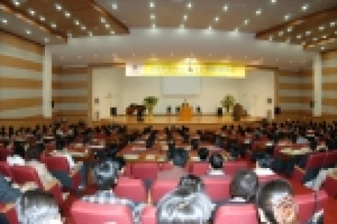 5월 3일 한일장신대 주최로 열린 ‘김삼환 목사 초청세미나’에 많은 사람들이 행사장을 가득 채웠다.
