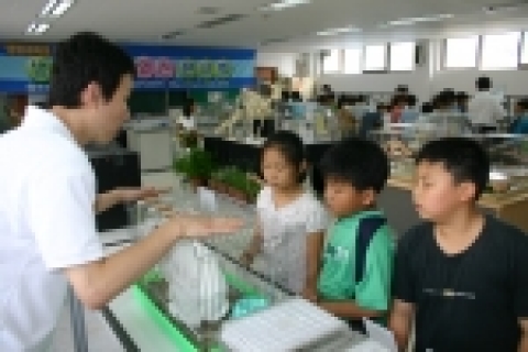 2005년 과학의 날 21세기생명과학문화재단 전시 부스 3