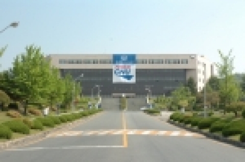 충남대학교는 5월 22일(월)부터 27일(토)까지 5일간 ‘개교 54주년 기념 POWER CNU 주간’을 마련하고 지역민들을 초청해 성대한 행사를 개최한다. 