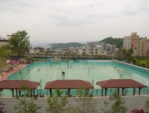 산성유원지 내 공영주차장 옥상에 조성한 인라인 스케이트장