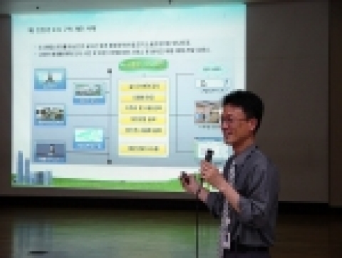 KT링커스는 매주 수요일 아침시간을 활용하여 전 사원을 대상으로 기술직 사원이 직접 강의하고 토론하는 TNT세미나(Talk and Talk)를 실시한다고 밝혔다.