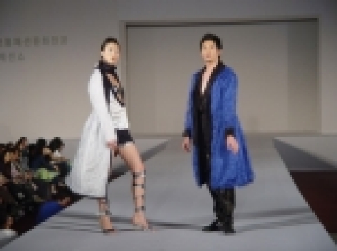전주대 문화관광대학(학장 한복진) 내 전통패션문화전공은 5월 17일(수) 저녁 7시 전주대학교 희망홀에서 <2006년 졸업작품 패션쇼>를 개최했다.