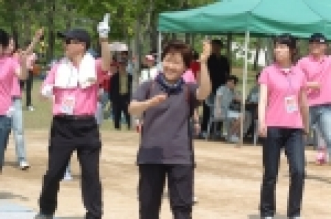 조선대학교 개교 60주년 기념 ‘제4회 장미축제’  동문가족걷기대회 성료