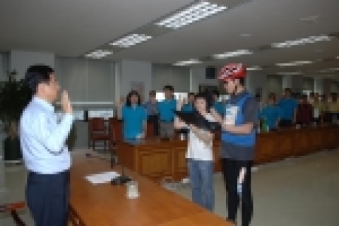 5.22일 오후 중소기업청 대회의실에서는 등산복과 러닝복 등 다채로운 복장을 한 공무원들이 모여 다양한 목표 달성을 선언하는 이색적인 ‘나의 혁신도전기’ 발대식이 열려 눈길을 끌었