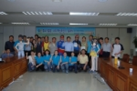 5.22일 오후 중소기업청 대회의실에서는 등산복과 러닝복 등 다채로운 복장을 한 공무원들이 모여 다양한 목표 달성을 선언하는 이색적인 ‘나의 혁신도전기’ 발대식이 열려 눈길을 끌었