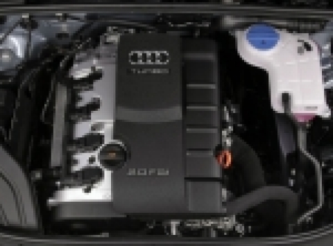 아우디 A4 2.0 TFSI 엔진