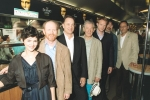칸느 개막일 하루 전인 현지 시간 5월 16일, 영국의 워터루 역에서 론 하워드 감독을 비롯한 주연급 배우들이 모두 모여 특별히 장식된 다빈치 코드 유로스타 시승식에 참가했다.
