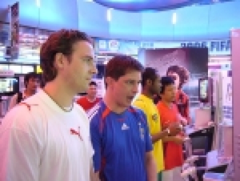 일렉트로닉 아츠 코리아가 24일 용산 전자랜드 랜드시네마 4층에서 벌인 <2006 FIFA 월드컵 가상 게임 대회>