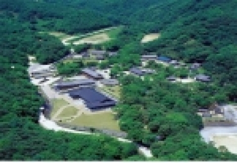 직지사 대웅전(유형문화재 제215호)