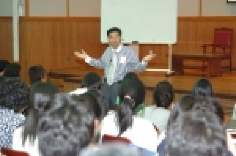 조선대학교(총장 김주훈)는 시장경제 강좌의 하나로 윤생진 금호아시아나그룹 전략경영본부 상무 초청강좌를 5월 25일(목) 오후 2시 경상대학 대강당에서 개최했다.