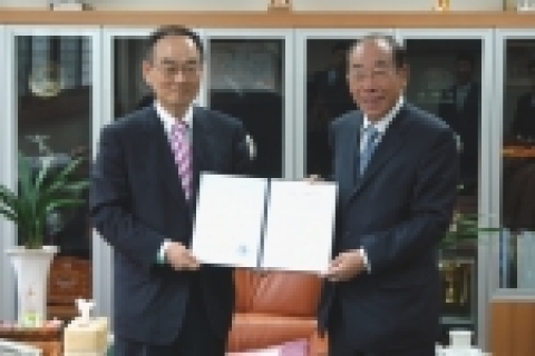 동의대(총장 강창석)는 26일 오후 2시 총장실에서 재단법인 동아문화연구원과 문화재 조사와 학술연구 및 지역사회 문화발전 도모를 위한 학술교류 협정을 체결했다.