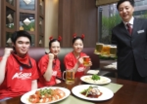라마다 서울 호텔(www.ramadaseoul.co.kr)은 6월 1일부터 30일까지 한달 동안 ‘파이팅 코리아 패키지’를 선보인다.