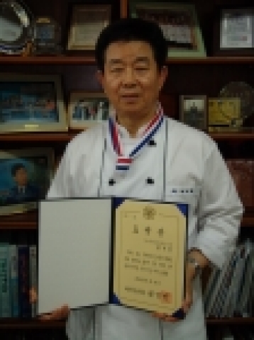 부산정보대학 호텔조리과 정치철 교수(59)