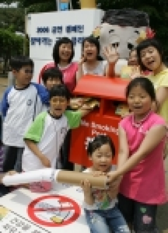 보건복지부에서는 6월을 맞이하여 가족과 함께하는 금연캠페인을 지난주말 올림픽공원 한얼광장에서 전개했다.