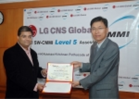 CMMI인증기관인 '소프트웨어 퀄리티 센터(Software Quality Center)'의 크리스 푸투코드(Kris Puthucode) 선임심사원이 LG CNS 