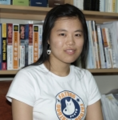 경상대학교 법과대학 김미선(24.법학과) 씨는 이번 여름방학을 이용해 90여일 동안 유럽 6개국과 싱가포르 등을 방문해 국제학술대회참가, 자원봉사, 월드컵 응원까지 할 예정이어서 