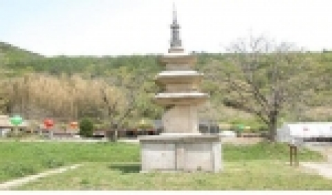 경주남산 천룡사지 삼층석탑